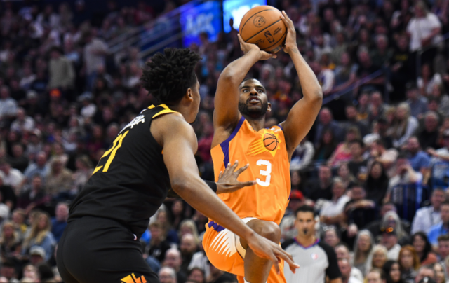  布克爆砍四十分太阳力克爵士延续不败神话